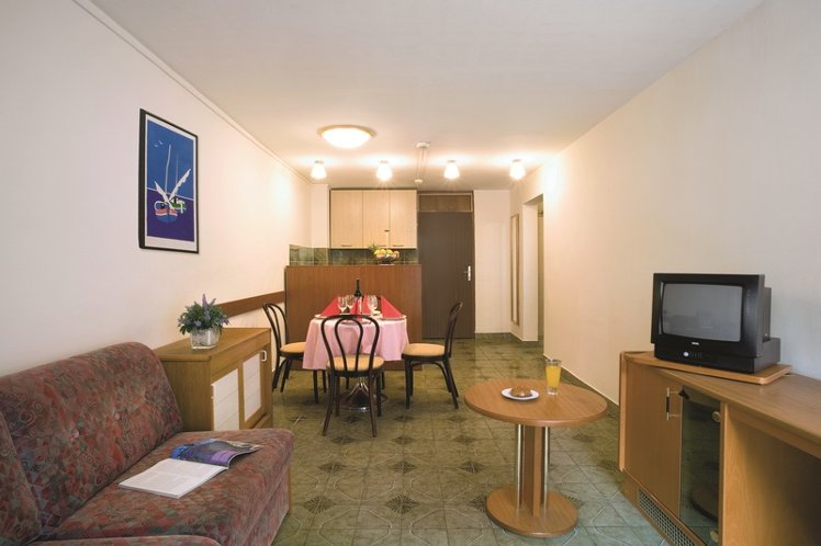 APARTMENT CAPACITY 4 Room