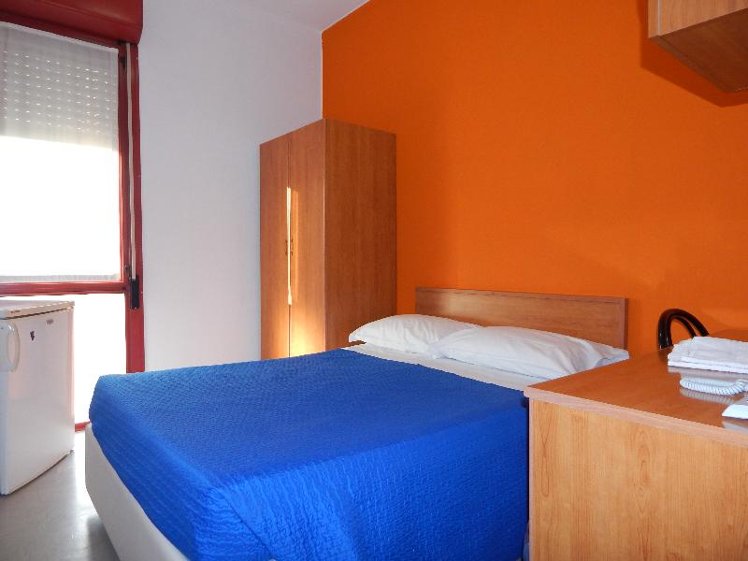 DOUBLE STANDARD Room