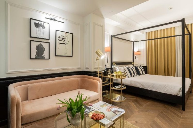SINGLE DELUXE Room