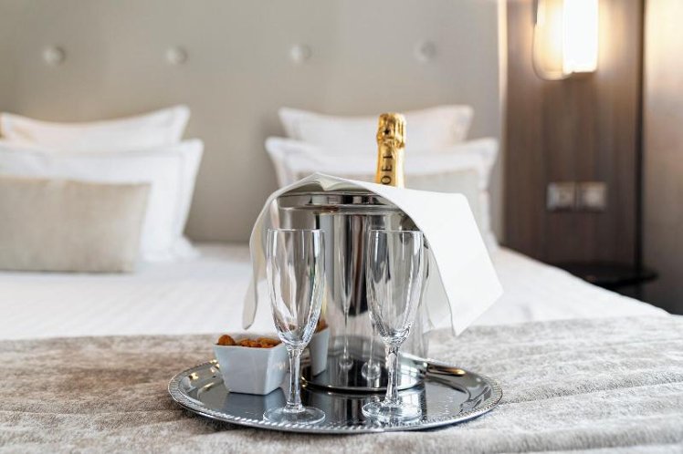 TRIPLE GRAND SUPERIOR Room