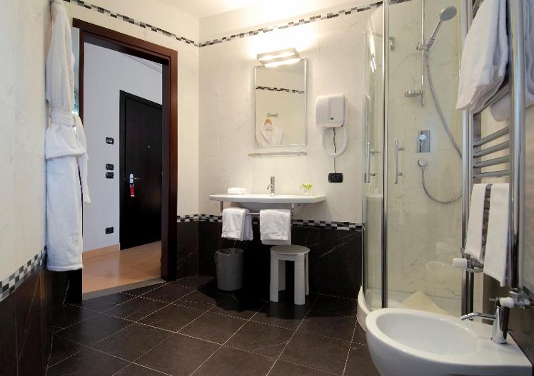 DOUBLE SINGLE USE STANDARD Room