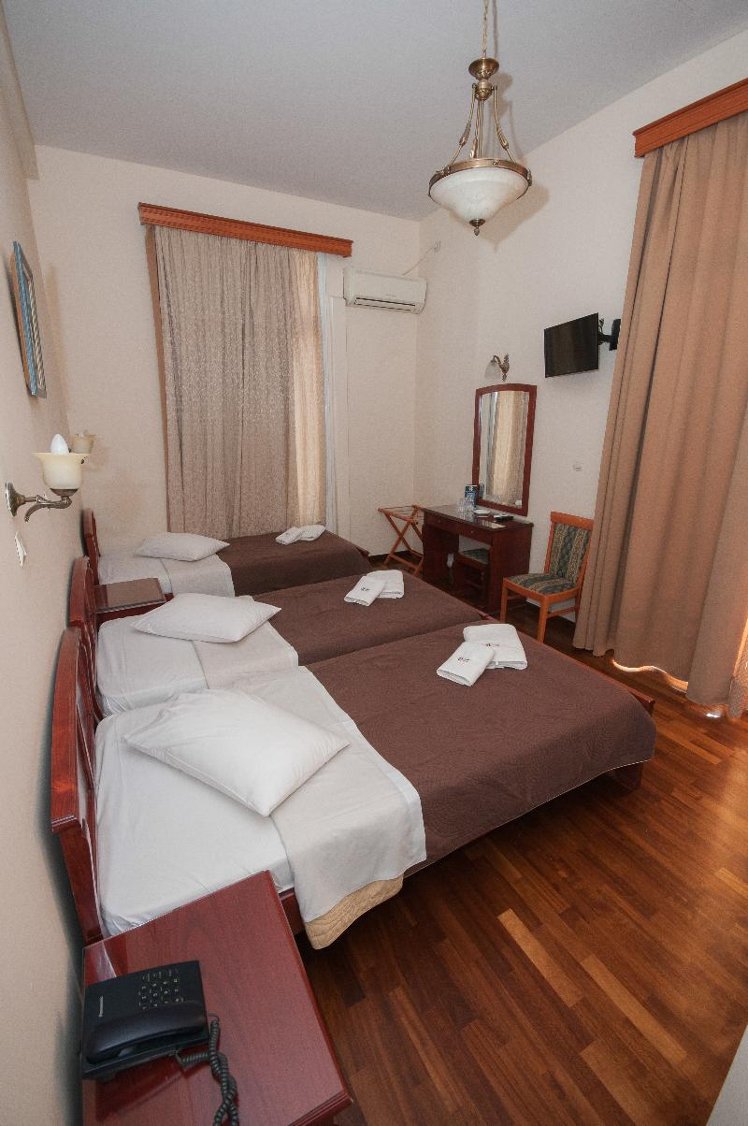 TRIPLE STANDARD Room
