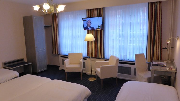 QUADRUPLE STANDARD Room