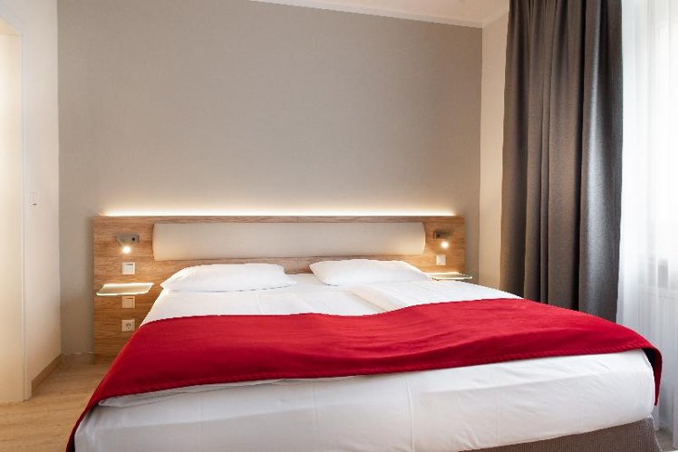 SINGLE DELUXE Room