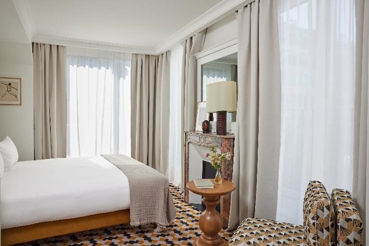 Double or Twin DELUXE Room