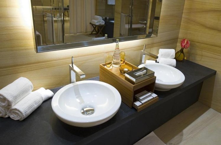 JUNIOR SUITE STANDARD Room