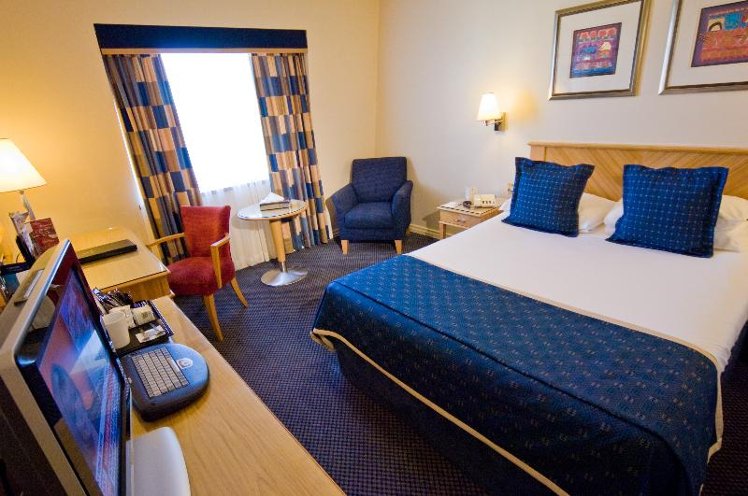 DOUBLE SUPERIOR Room