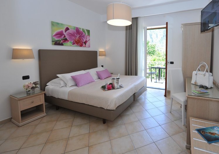 JUNIOR SUITE GARDEN VIEW Room