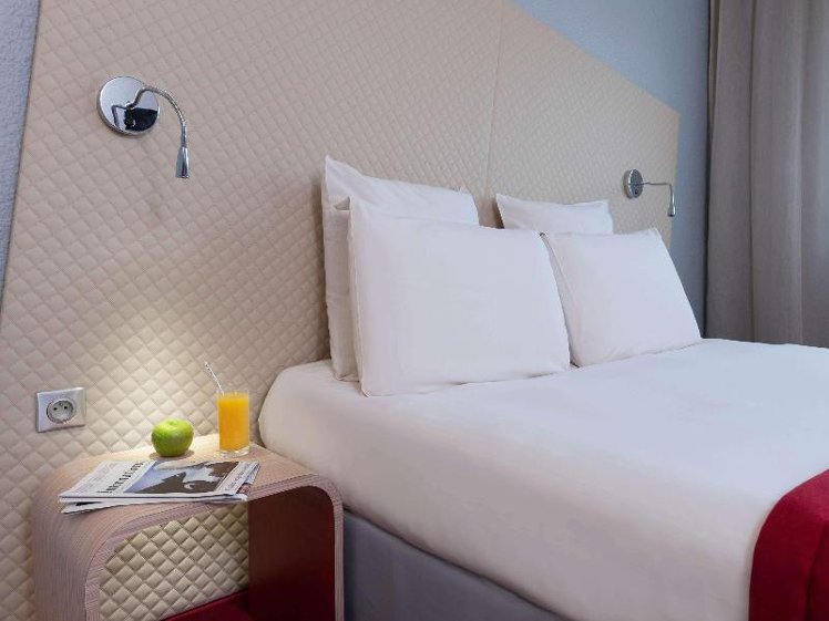 DOUBLE WITH DOUBLE BED Room