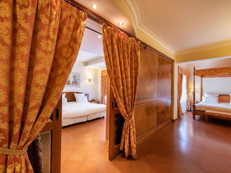 DOUBLE GARDEN VIEW Room