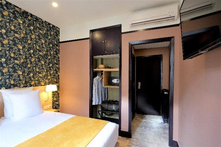 DOUBLE STANDARD Room