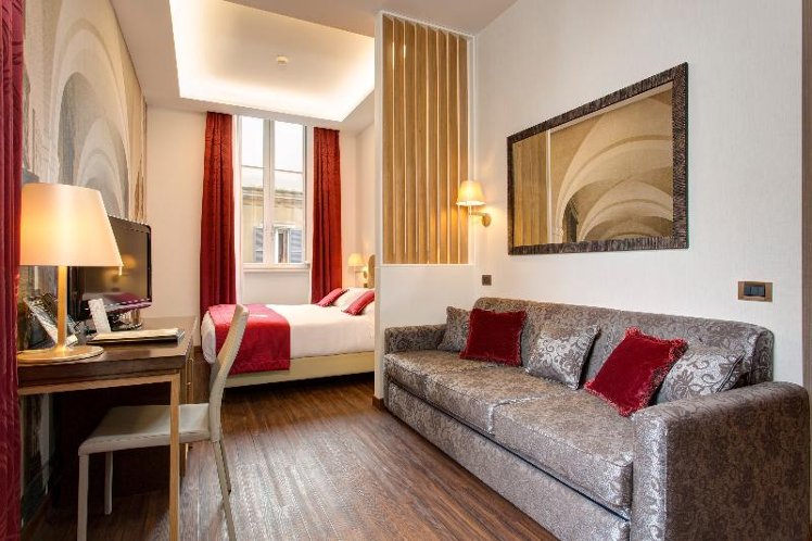 Double or Twin DELUXE Room