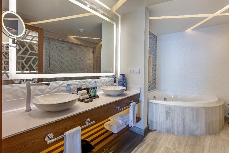 JUNIOR SUITE OCEAN FRONT TWO BEDROOMS Room