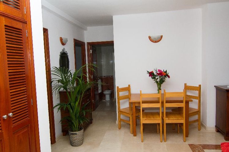 FAMILY ROOM WITH KITCHENETTE Room