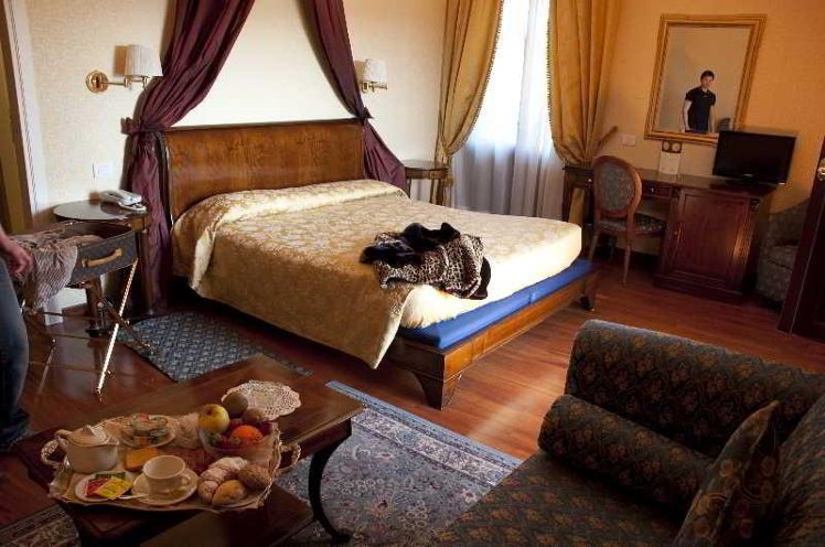 DOUBLE ECONOMY Room