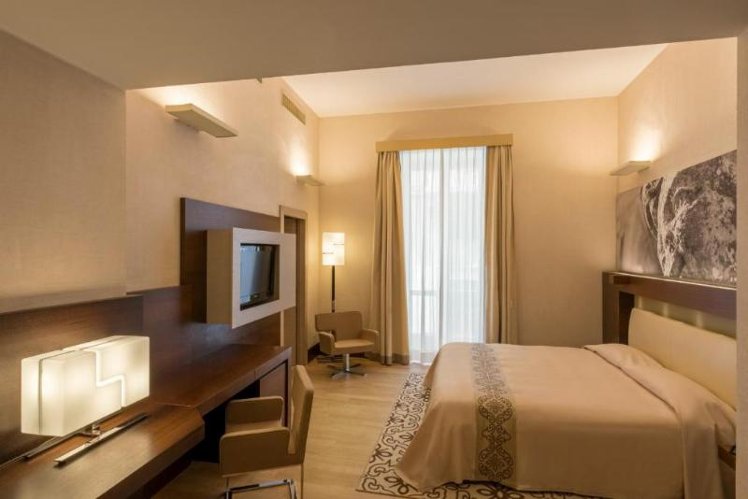 DOUBLE SINGLE USE DELUXE Room