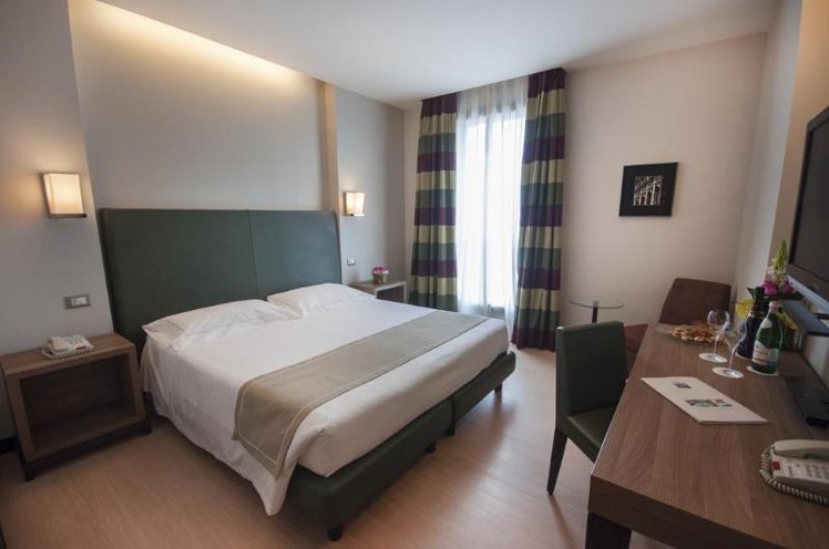 DOUBLE STANDARD Room