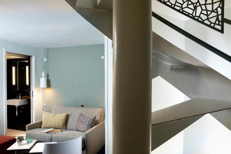 TRIPLE DUPLEX Room