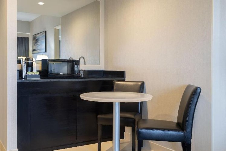 SUITE KING SIZE BED Room