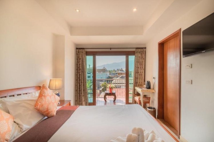 Double or Twin DELUXE Room