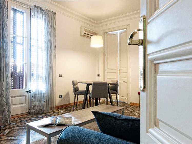 APARTMENT CAPACITY 7 THREE BEDROOMS Room