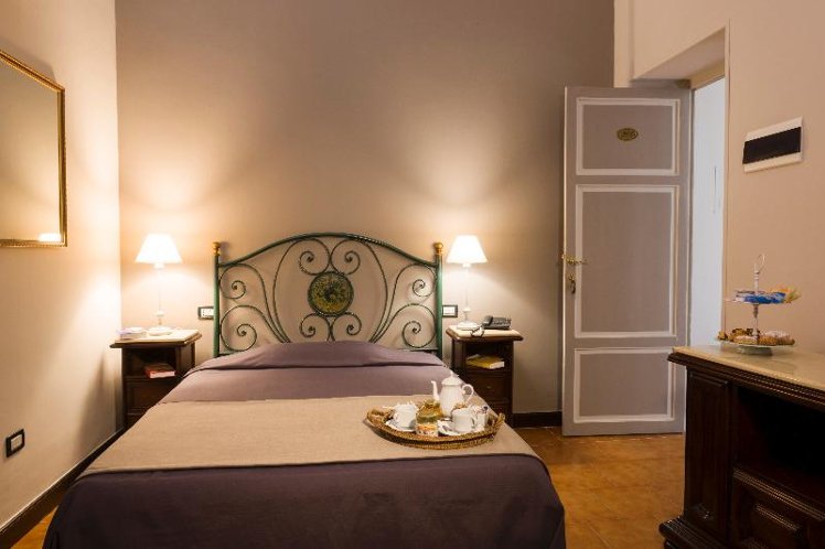 SINGLE STANDARD Room