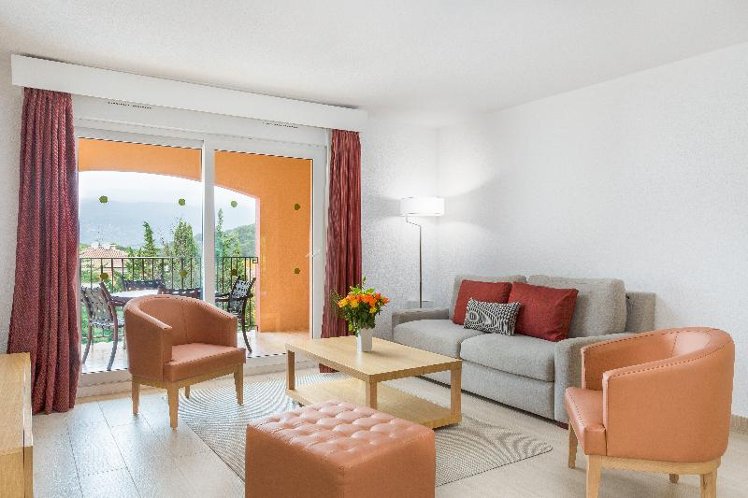 APARTMENT CAPACITY 4 Room
