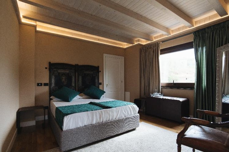SINGLE DELUXE SUPERIOR Room