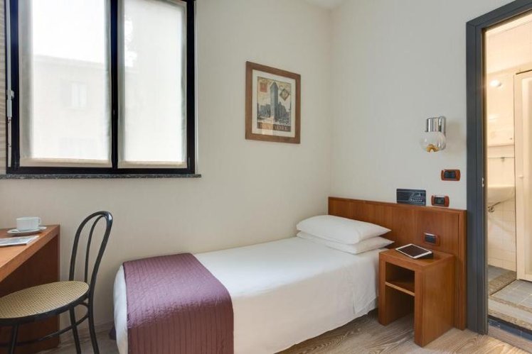 SINGLE STANDARD Room