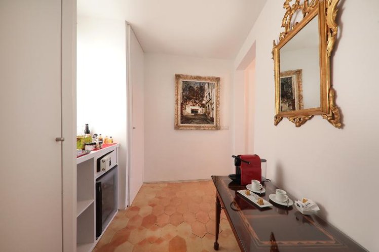 Double or Twin DELUXE Room