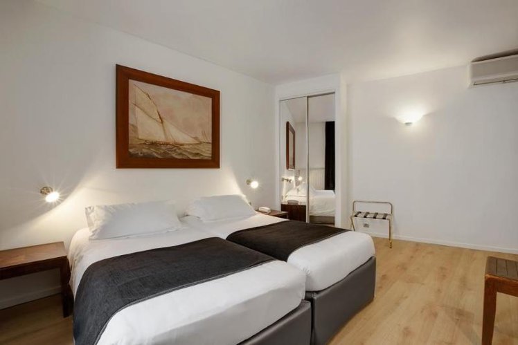 Double or Twin DELUXE Room