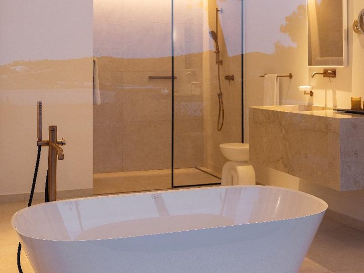 JUNIOR SUITE STANDARD Room