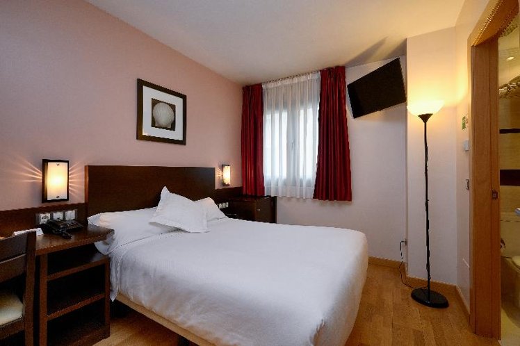 SINGLE STANDARD Room