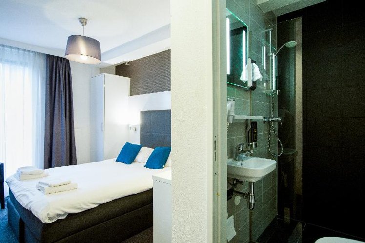 DOUBLE STANDARD Room