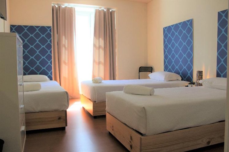 TRIPLE ECONOMY Room