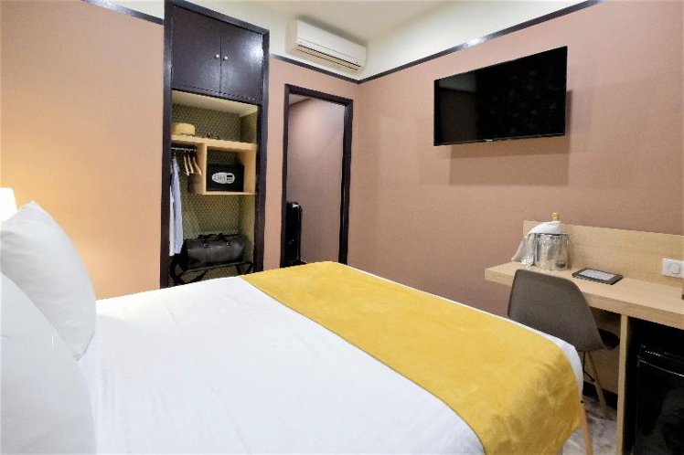DOUBLE STANDARD Room