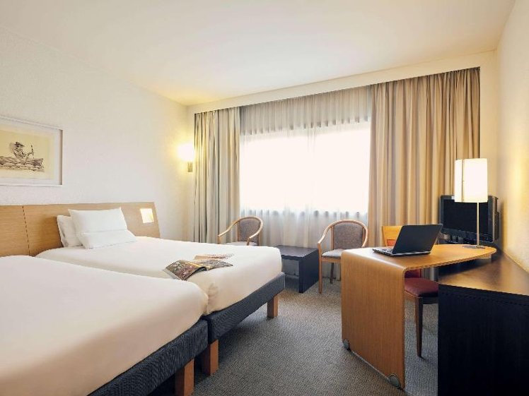 TRIPLE STANDARD Room