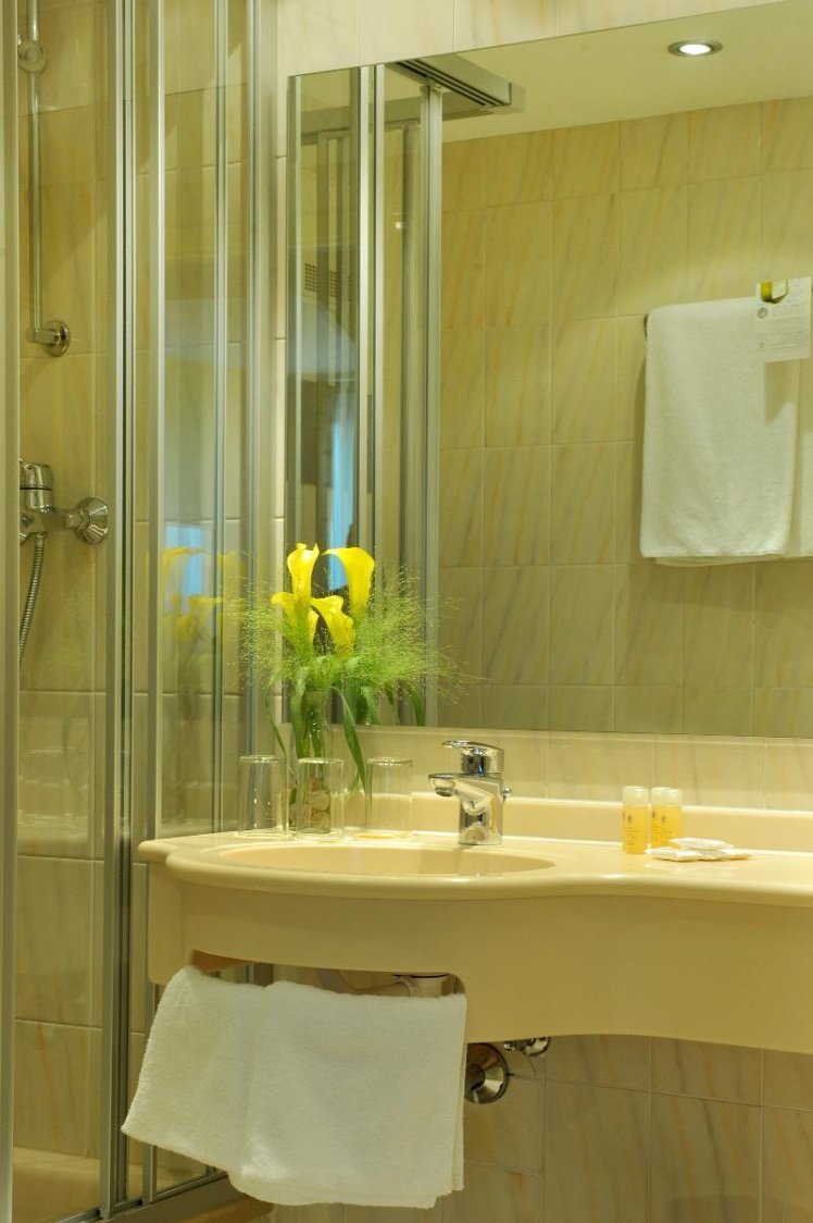 JUNIOR SUITE STANDARD Room