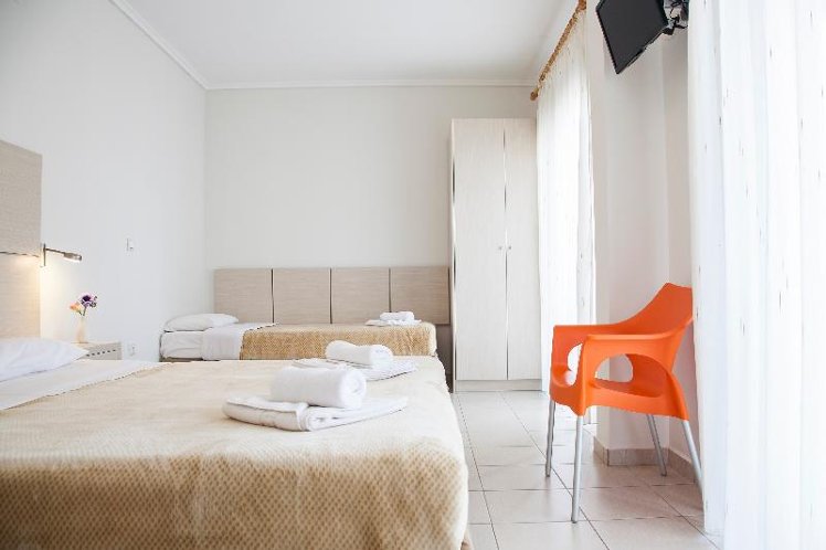 TRIPLE STANDARD Room