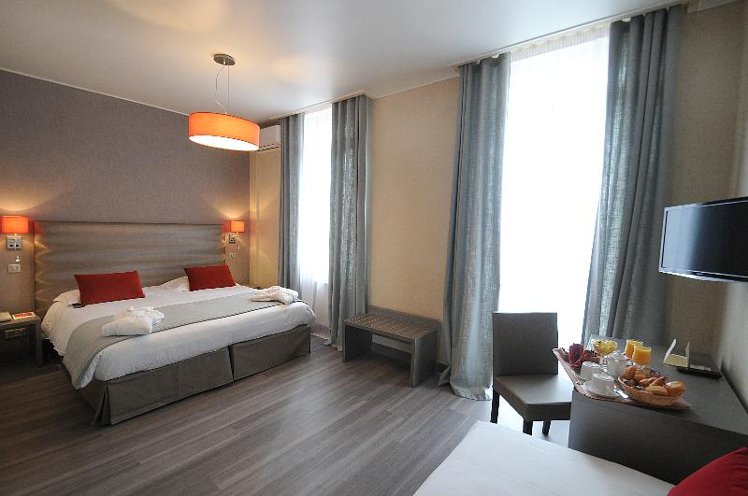 TRIPLE DELUXE Room