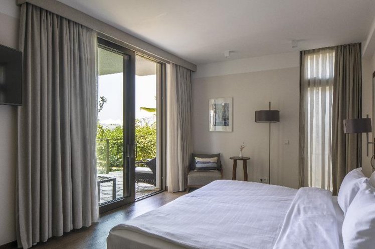 DOUBLE GARDEN VIEW Room