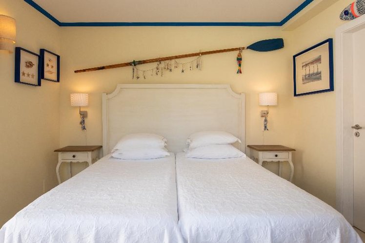 TWIN POOL VIEW Room