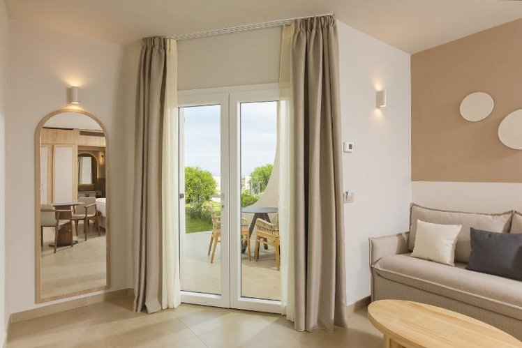 JUNIOR SUITE COMFORT Room
