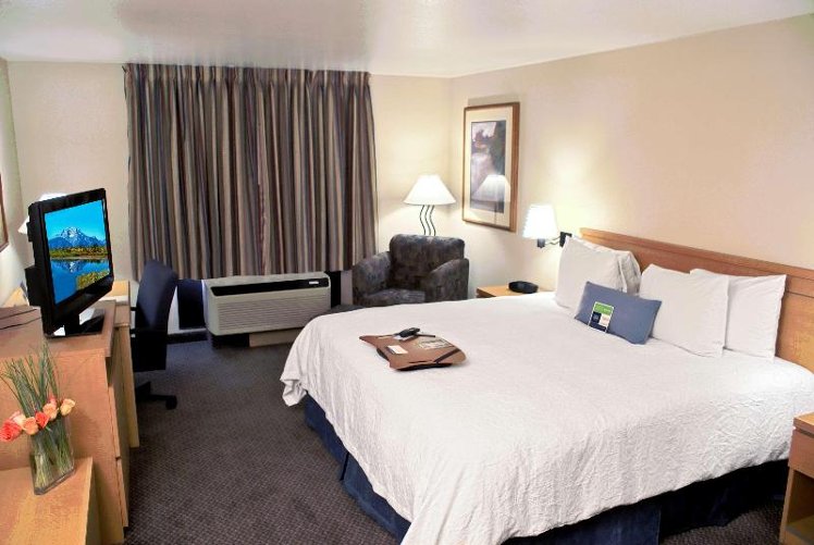 DOUBLE KING SIZE BED Room