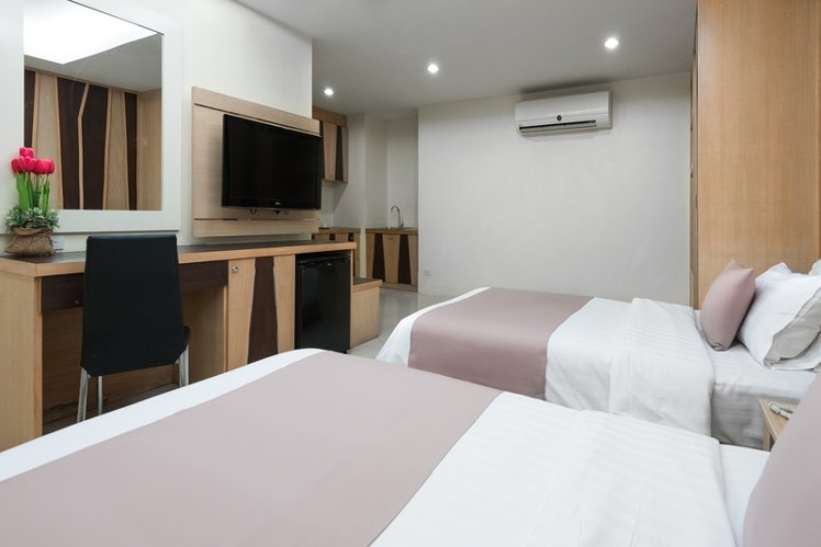FAMILY ROOM TWO BEDROOMS Room
