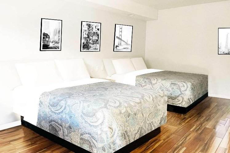 DOUBLE TWO QUEEN BEDS NON SMOKING Room