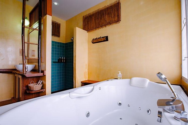 DOUBLE WITH JACUZZI Room