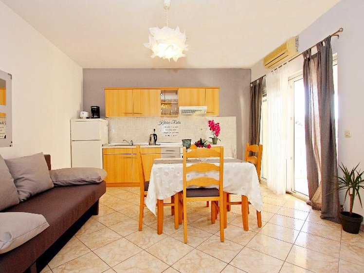 APARTMENT CAPACITY 4 Room