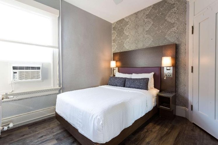 SINGLE STANDARD Room