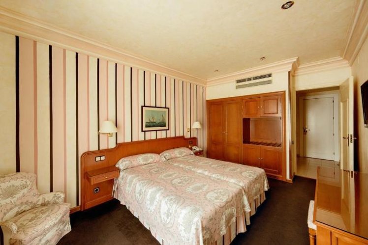 SINGLE STANDARD Room